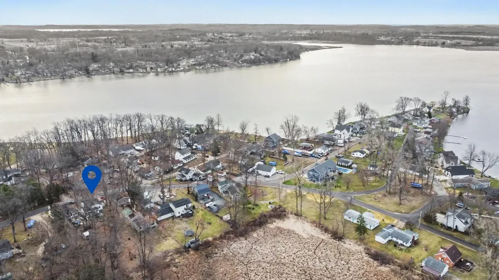 211 North Drive Columbia Township MI 49230