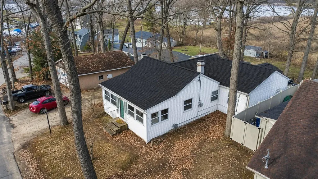 211 North Drive Columbia Township MI 49230