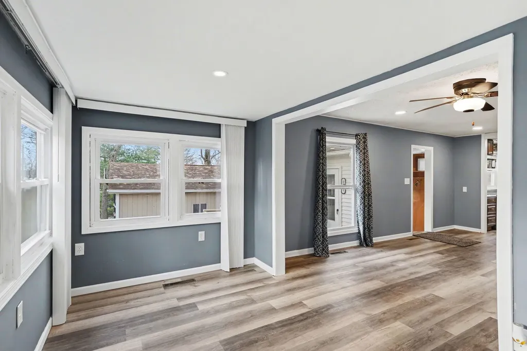 211 North Drive Columbia Township MI 49230