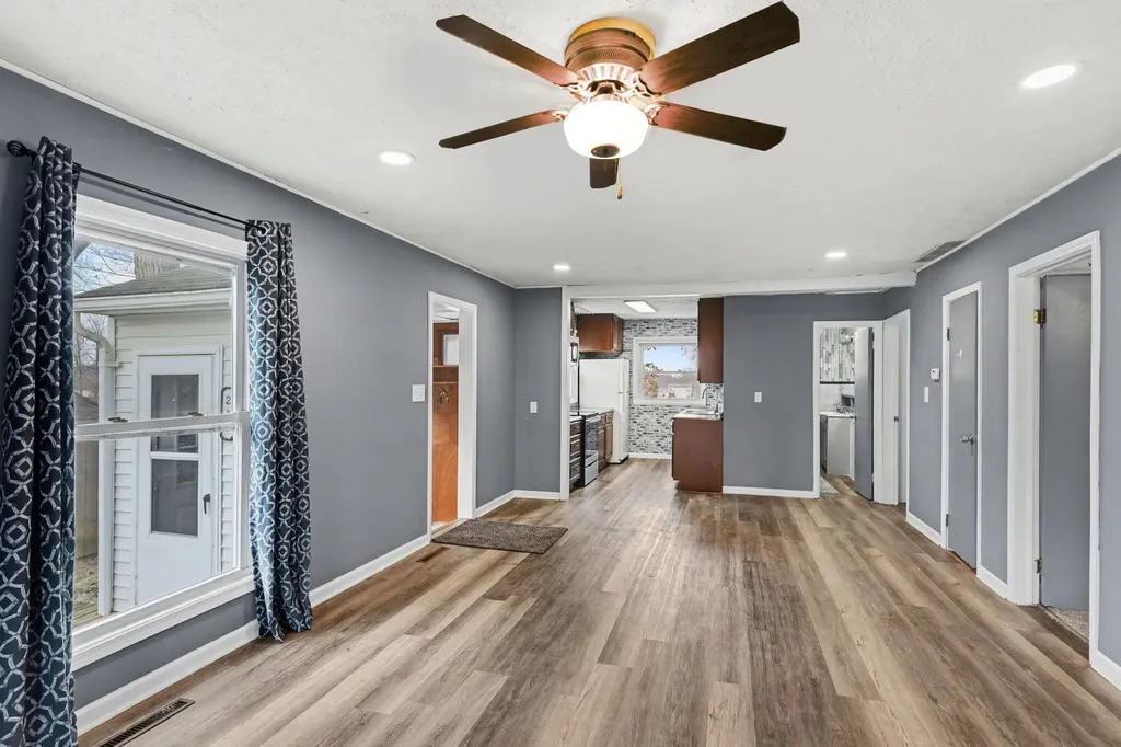211 North Drive Columbia Township MI 49230