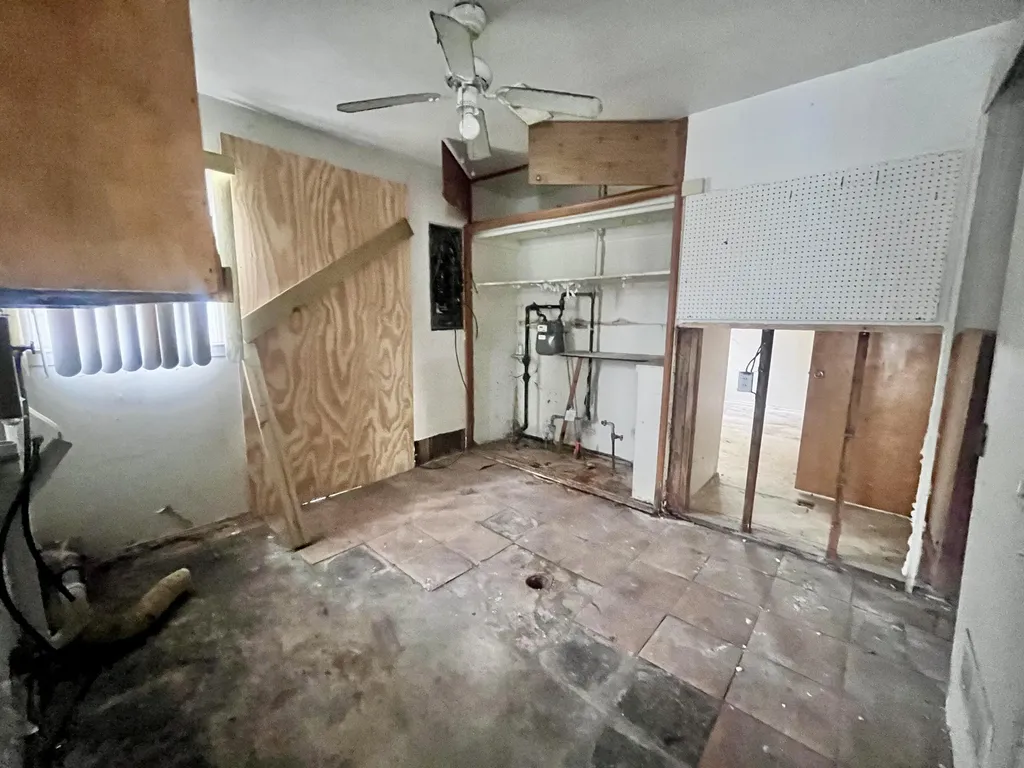 20043 Wyoming Avenue Detroit City MI 48221