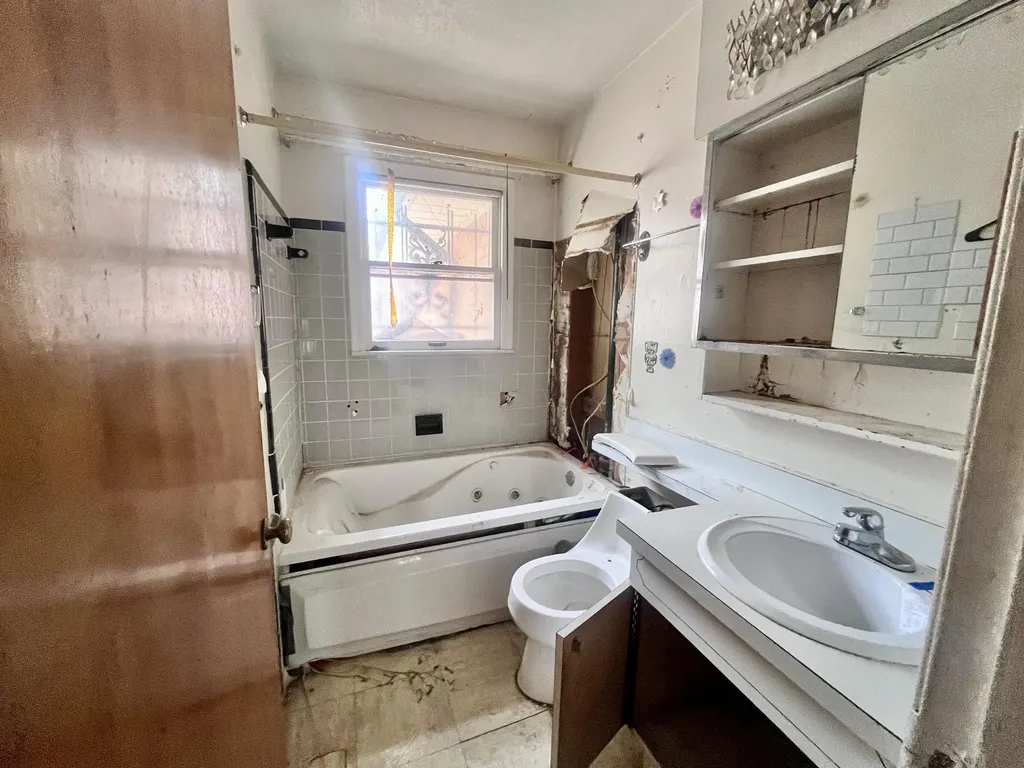 20043 Wyoming Avenue Detroit City MI 48221