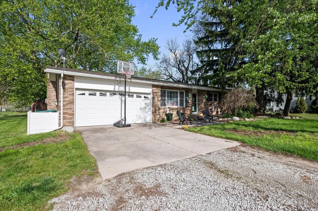 2030 Bauman Road Columbus Township MI 48063
