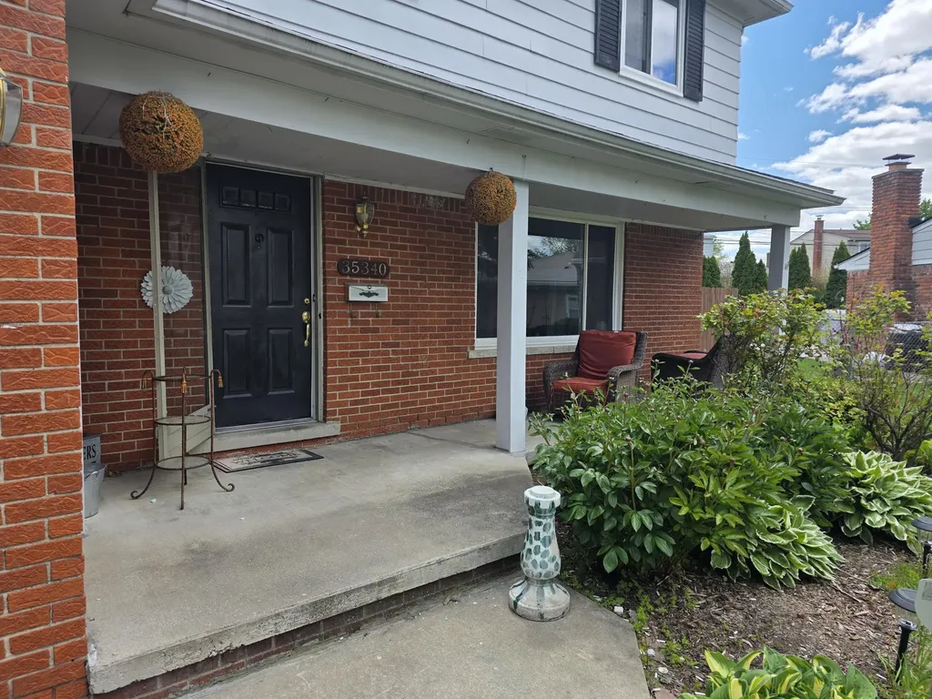 35340 Monza Court Sterling Heights City MI 48312