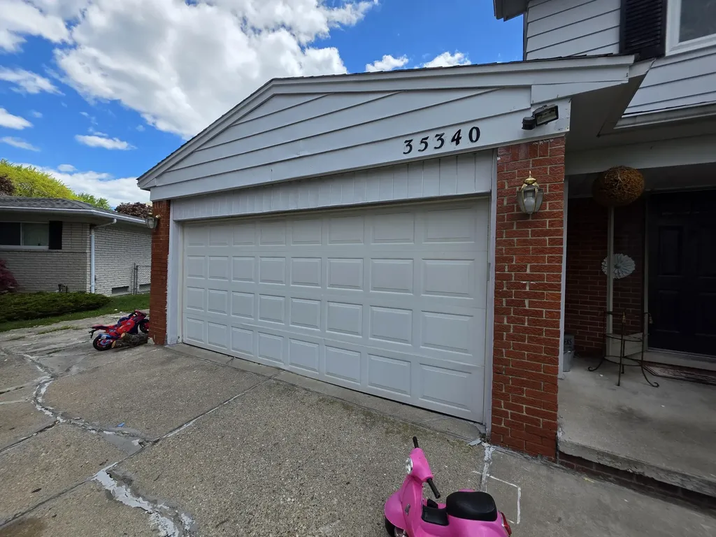 35340 Monza Court Sterling Heights City MI 48312