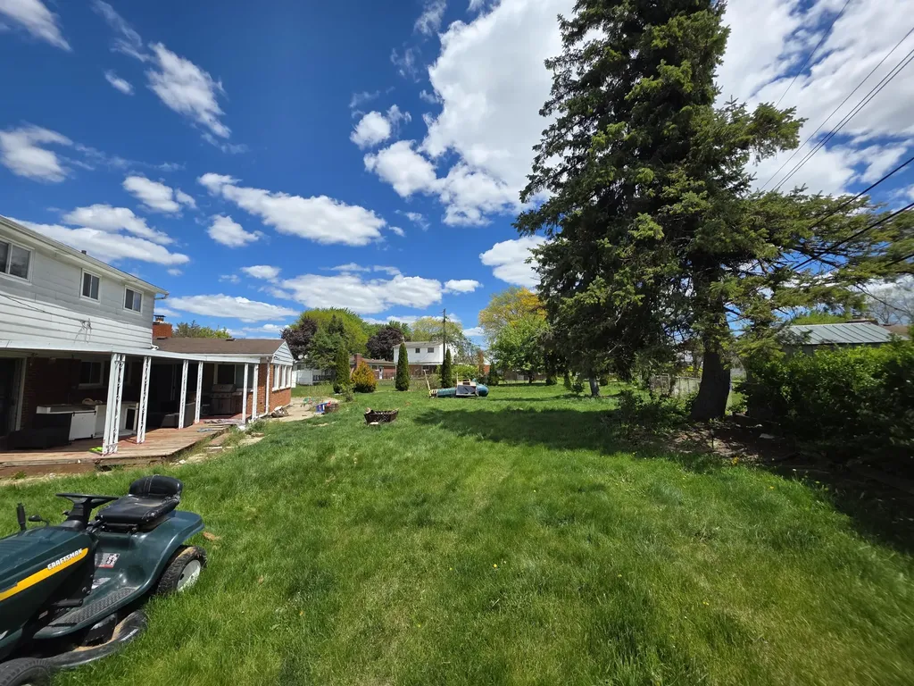35340 Monza Court Sterling Heights City MI 48312