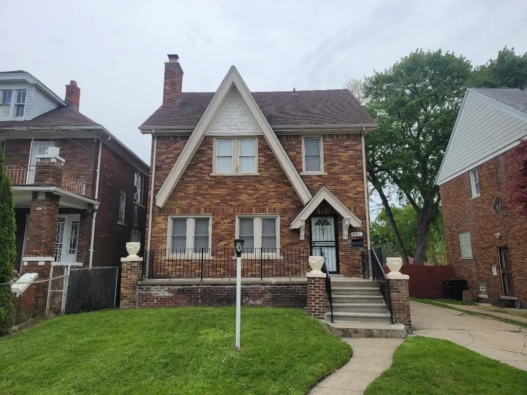 371 Piper Boulevard Detroit City MI 48215