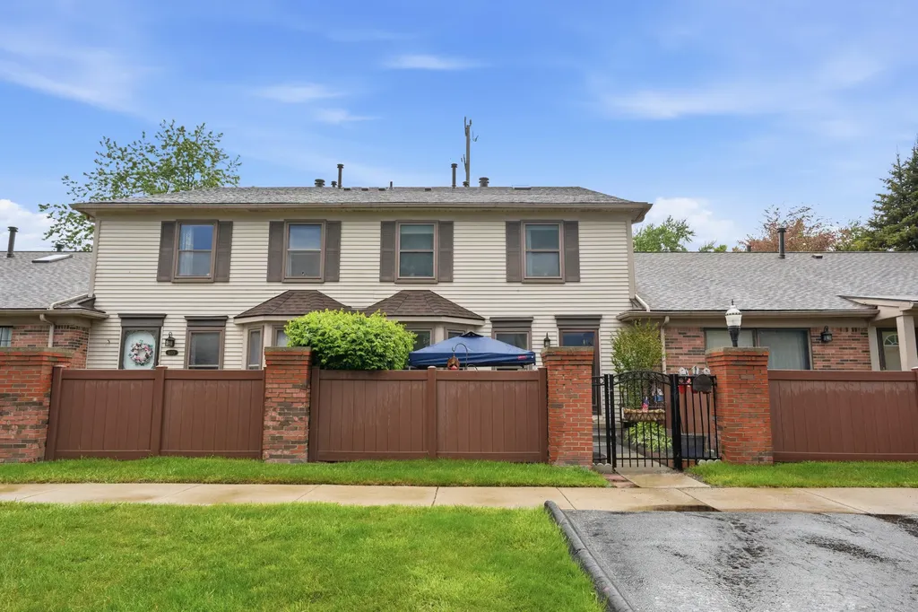 41379 Southwind Drive Canton Charter Township MI 48188
