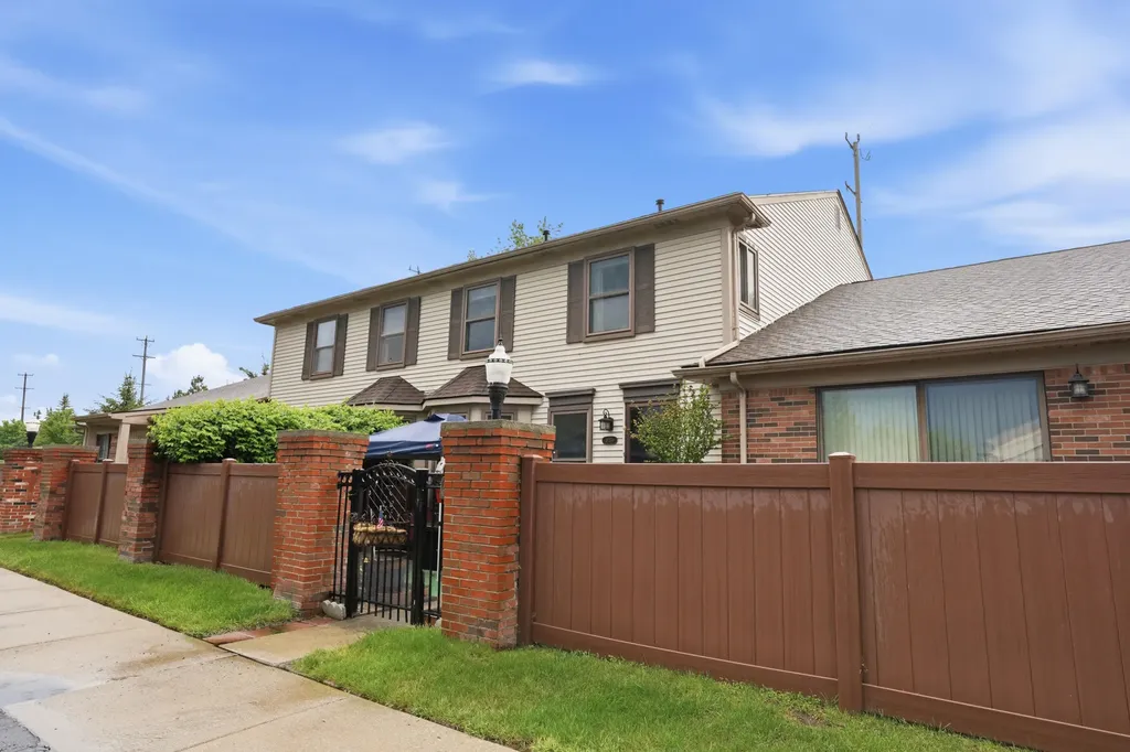 41379 Southwind Drive Canton Charter Township MI 48188
