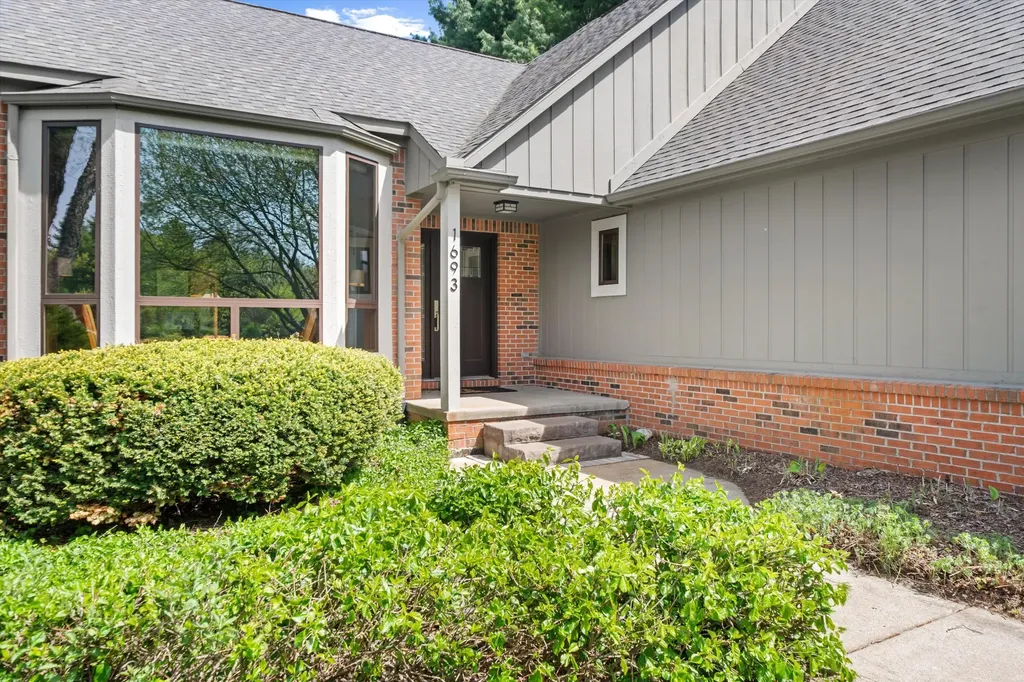 1693 Havenshire Lane Brighton Township MI 48114