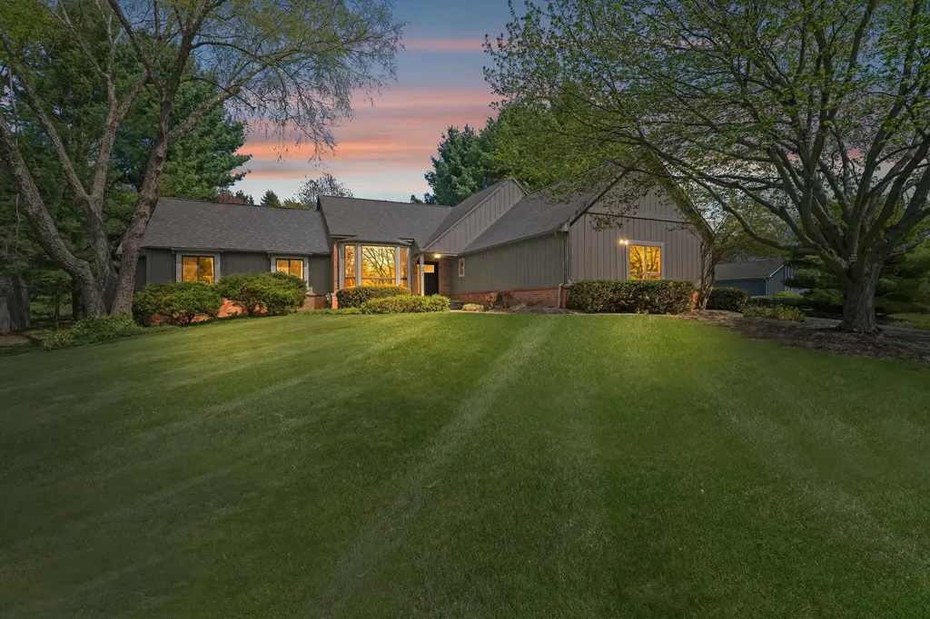 1693 Havenshire Lane Brighton Township MI 48114