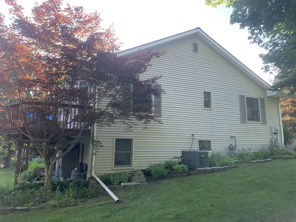9868 Willow Road Augusta Charter Township MI 48191