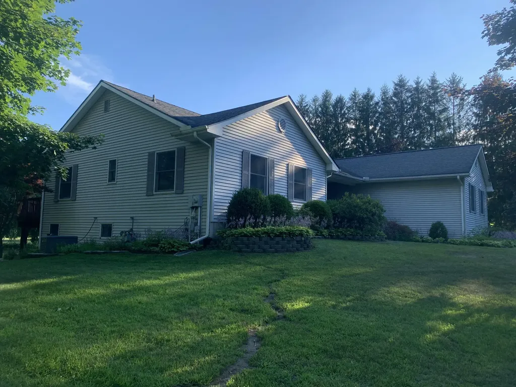 9868 Willow Road Augusta Charter Township MI 48191