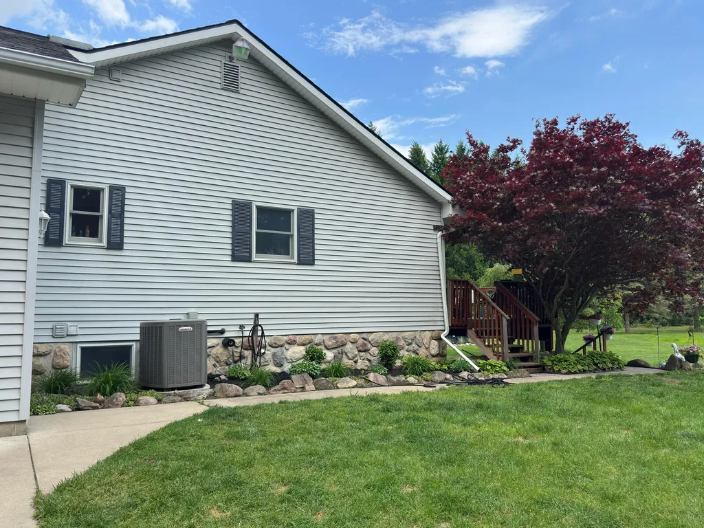 9868 Willow Road Augusta Charter Township MI 48191