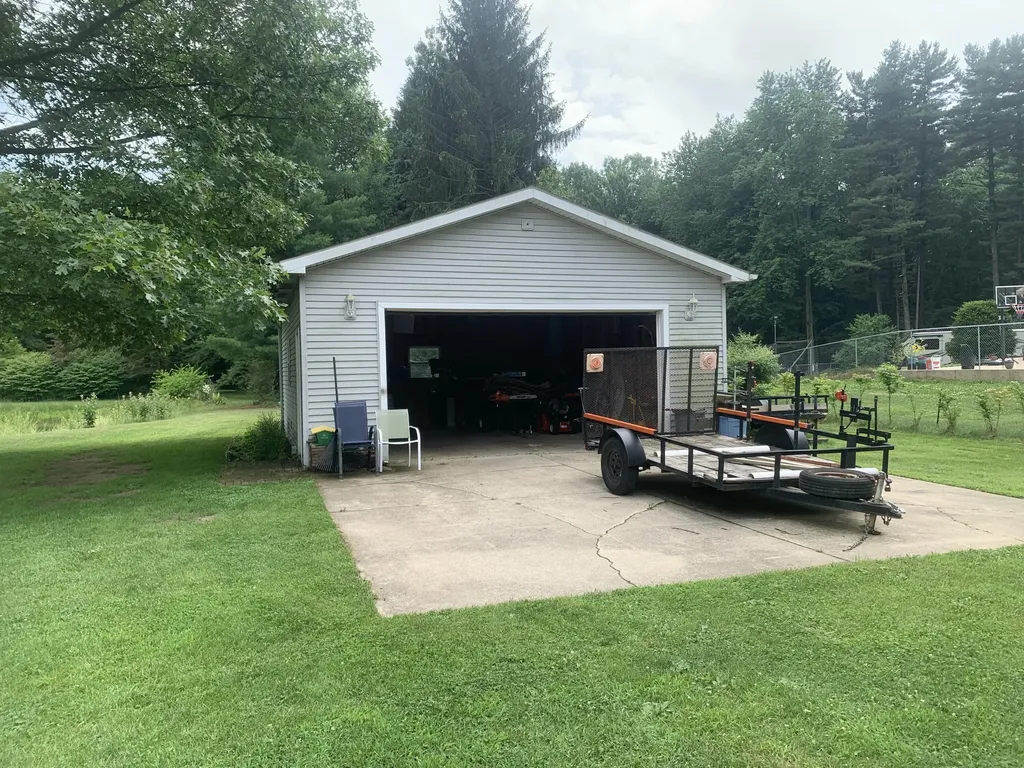 9868 Willow Road Augusta Charter Township MI 48191
