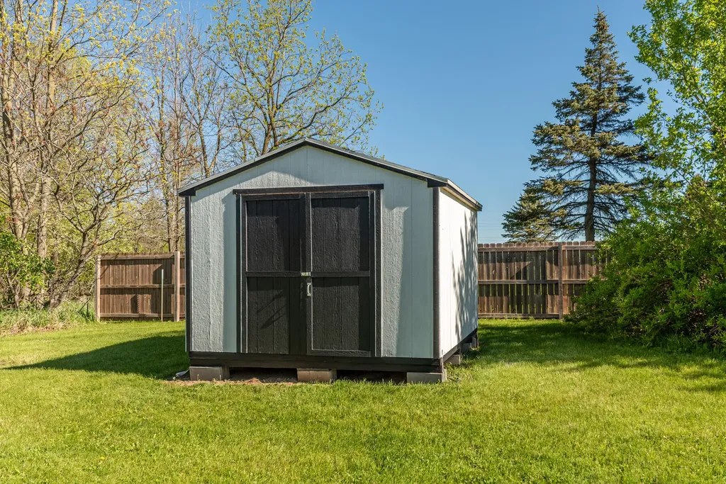 12199 N Meridian Road Henrietta Township MI 49272