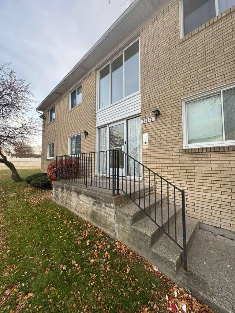 37102 Aberdeen Drive Sterling Heights City MI 48312