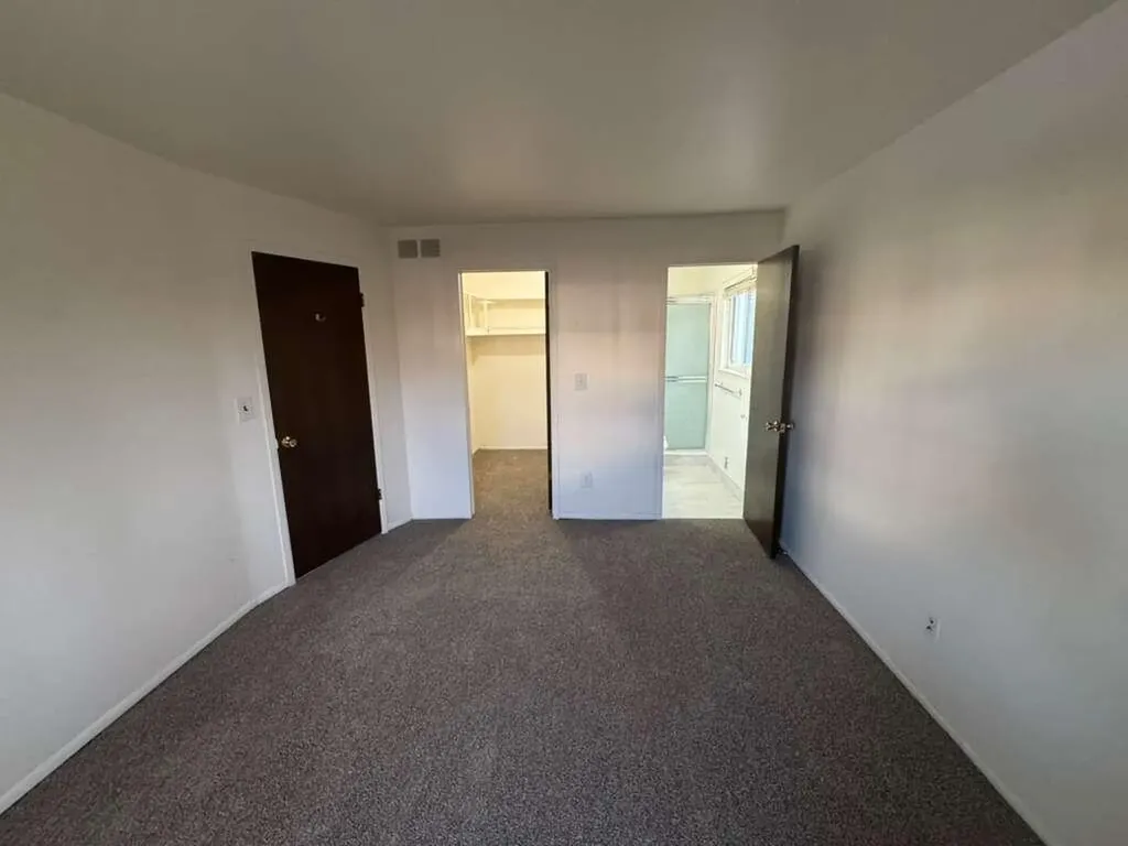 37102 Aberdeen Drive Sterling Heights City MI 48312
