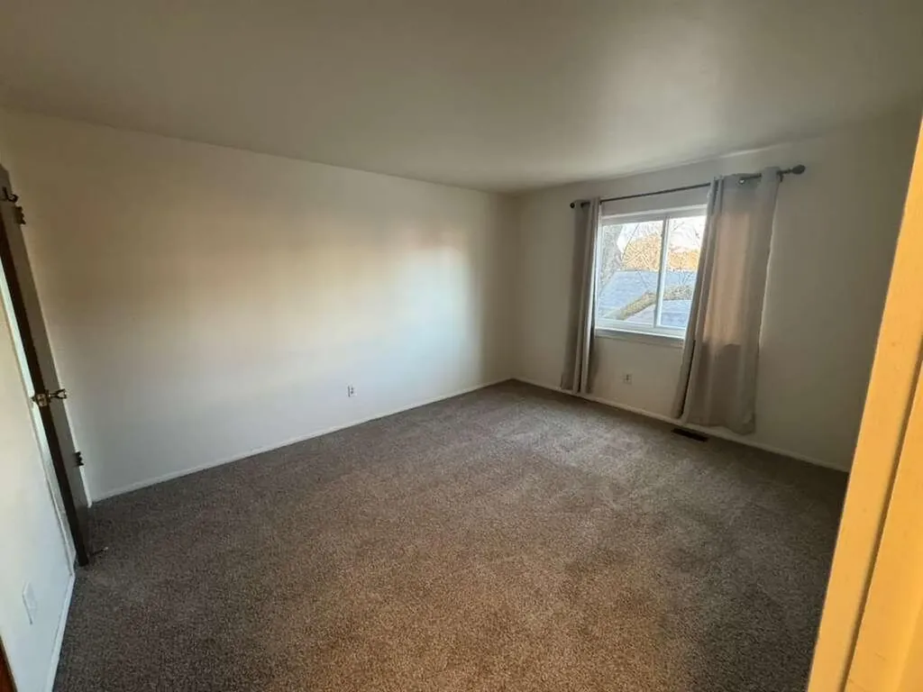 37102 Aberdeen Drive Sterling Heights City MI 48312