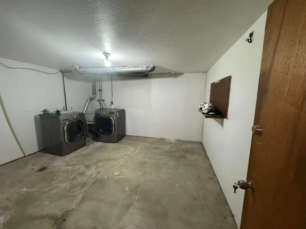 37102 Aberdeen Drive Sterling Heights City MI 48312