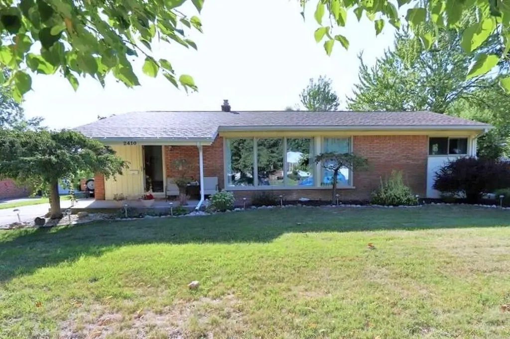 2410 Middlefield Road Trenton City MI 48183