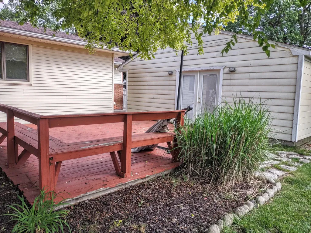2410 Middlefield Road Trenton City MI 48183