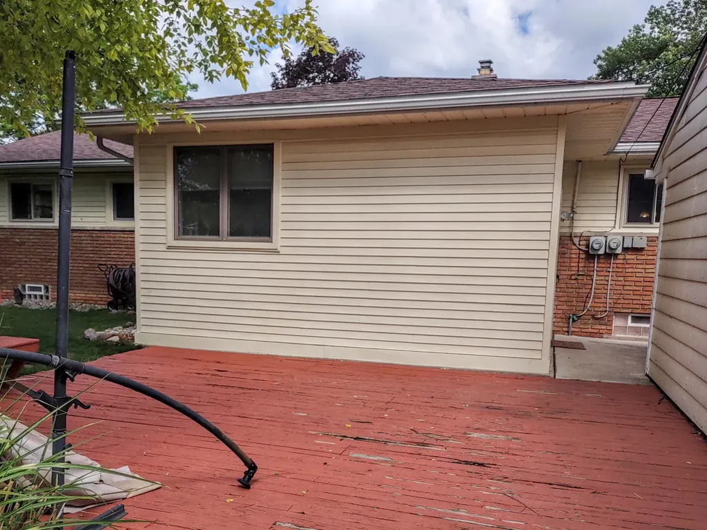 2410 Middlefield Road Trenton City MI 48183