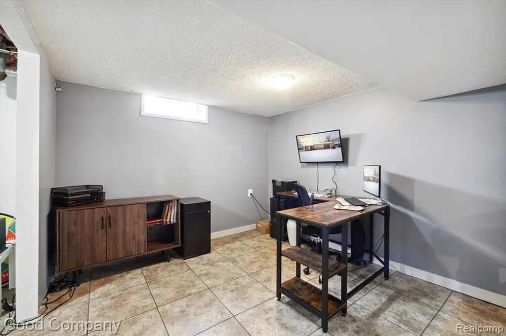 2410 Middlefield Road Trenton City MI 48183