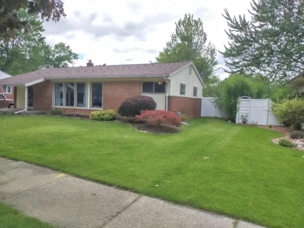 2410 Middlefield Road Trenton City MI 48183