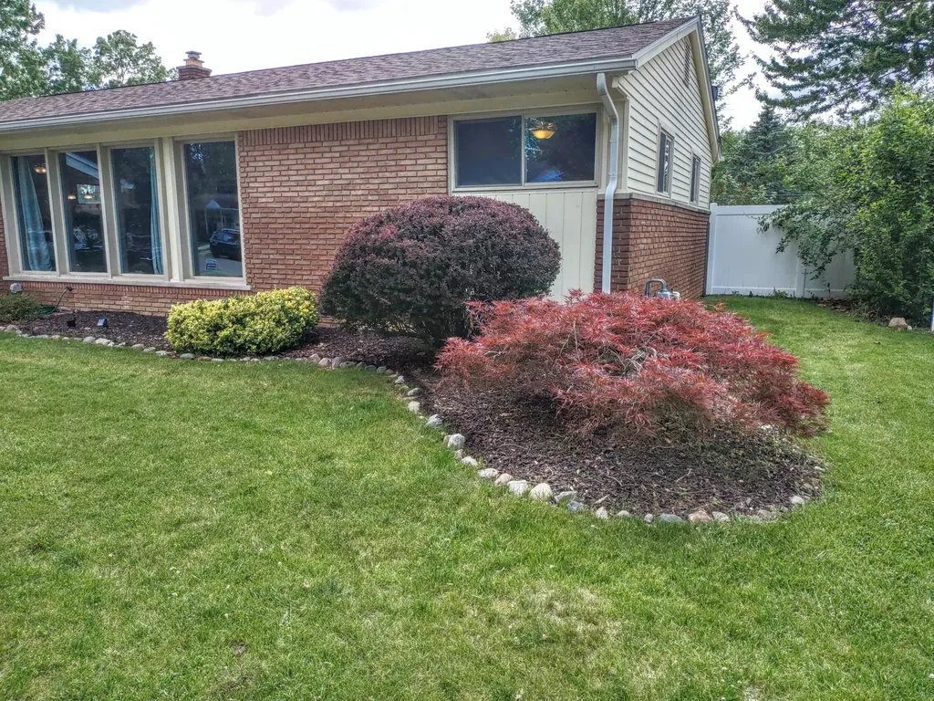 2410 Middlefield Road Trenton City MI 48183
