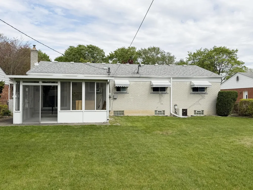14165 Alexander Livonia City MI 48154
