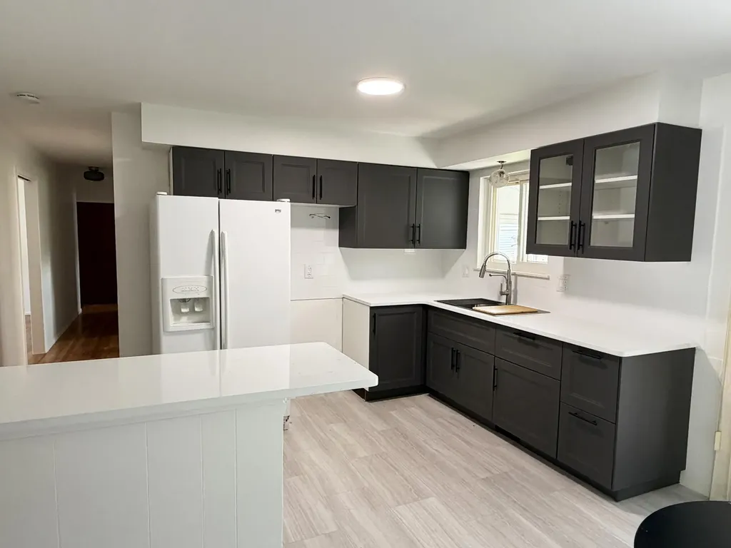 14165 Alexander Livonia City MI 48154