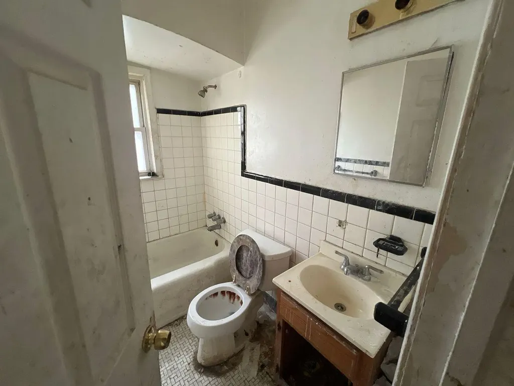 7839 Clayburn Street Detroit City MI 48228