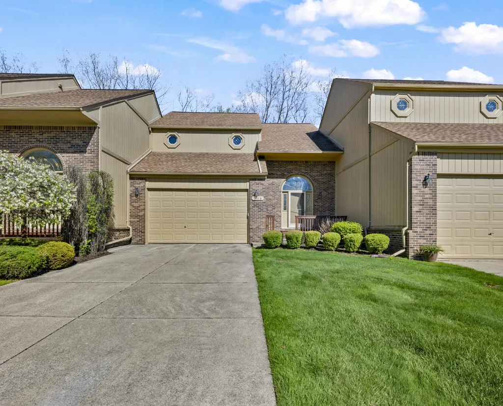 2119 Rochelle Park Drive Rochester Hills City MI 48309