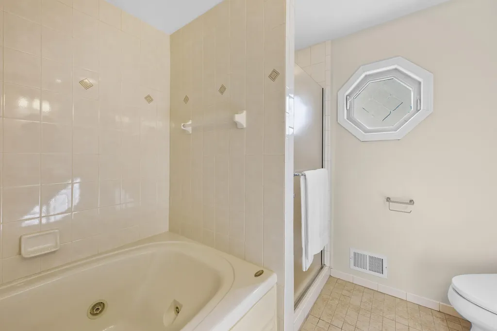 2119 Rochelle Park Drive Rochester Hills City MI 48309