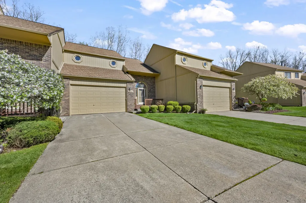 2119 Rochelle Park Drive Rochester Hills City MI 48309
