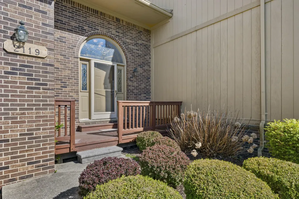 2119 Rochelle Park Drive Rochester Hills City MI 48309