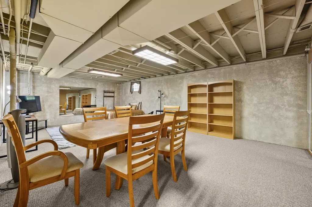 2119 Rochelle Park Drive Rochester Hills City MI 48309
