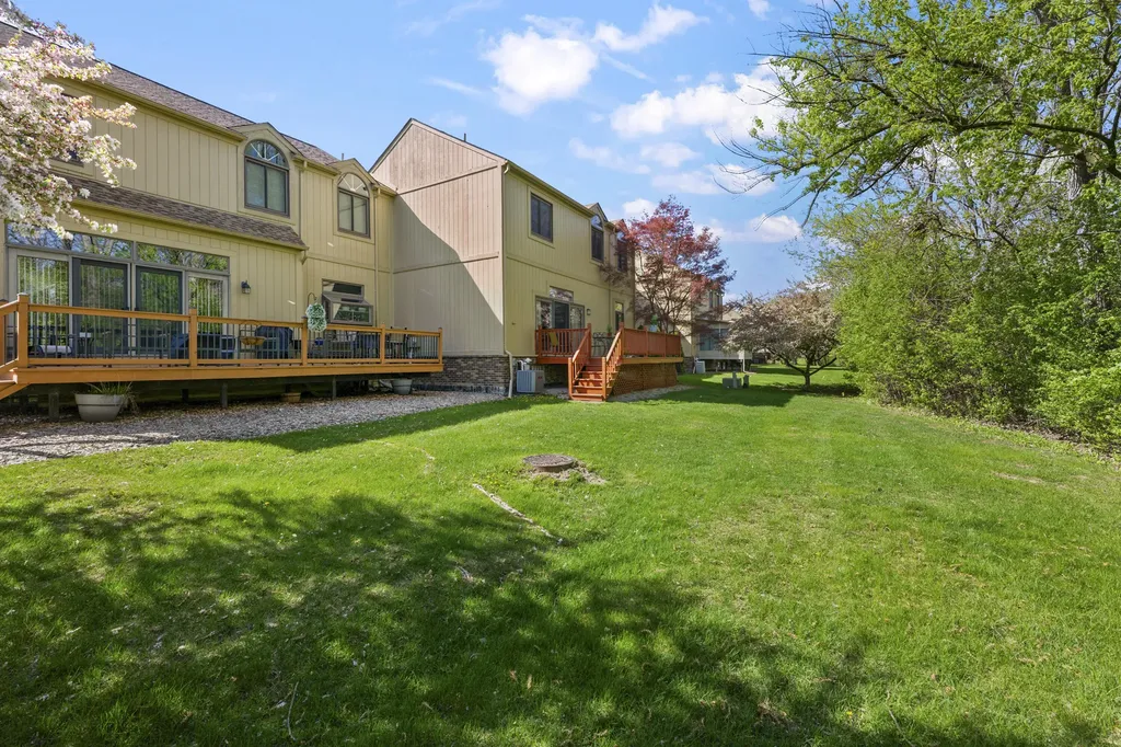 2119 Rochelle Park Drive Rochester Hills City MI 48309