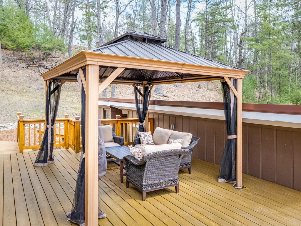 8838 Lakeshore Trail Montmorency Township MI 49709