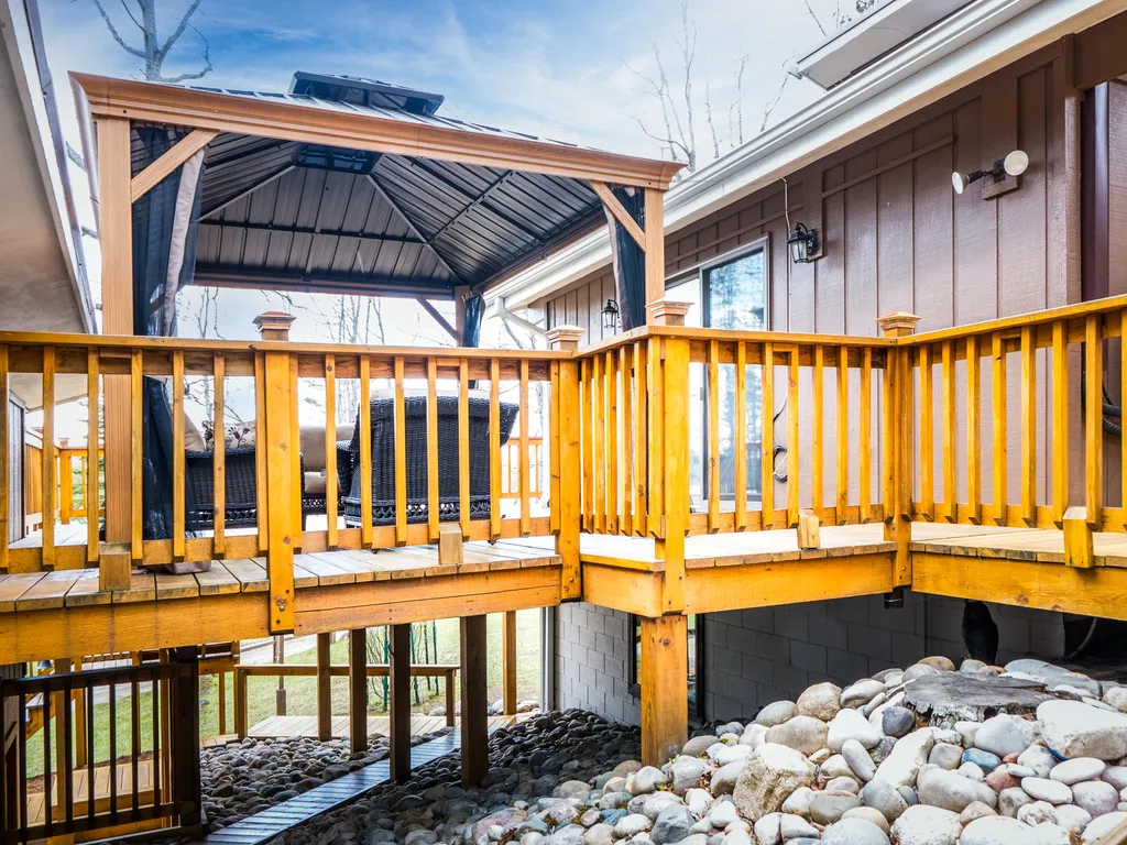 8838 Lakeshore Trail Montmorency Township MI 49709