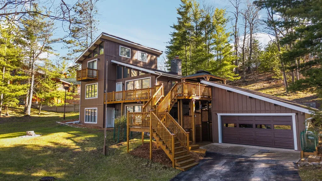 8838 Lakeshore Trail Montmorency Township MI 49709