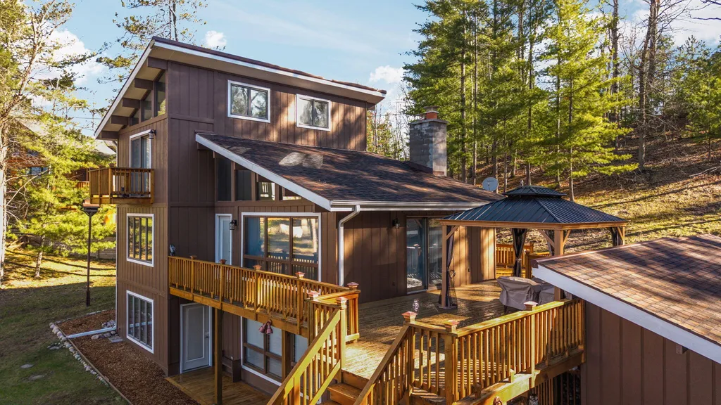 8838 Lakeshore Trail Montmorency Township MI 49709