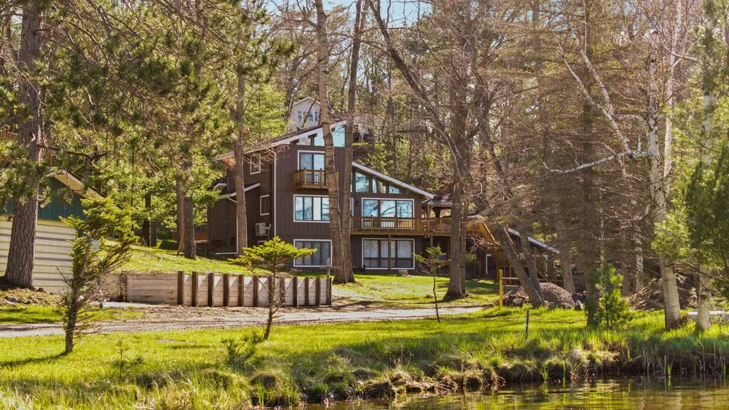 8838 Lakeshore Trail Montmorency Township MI 49709
