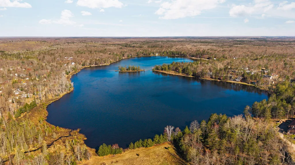 8838 Lakeshore Trail Montmorency Township MI 49709