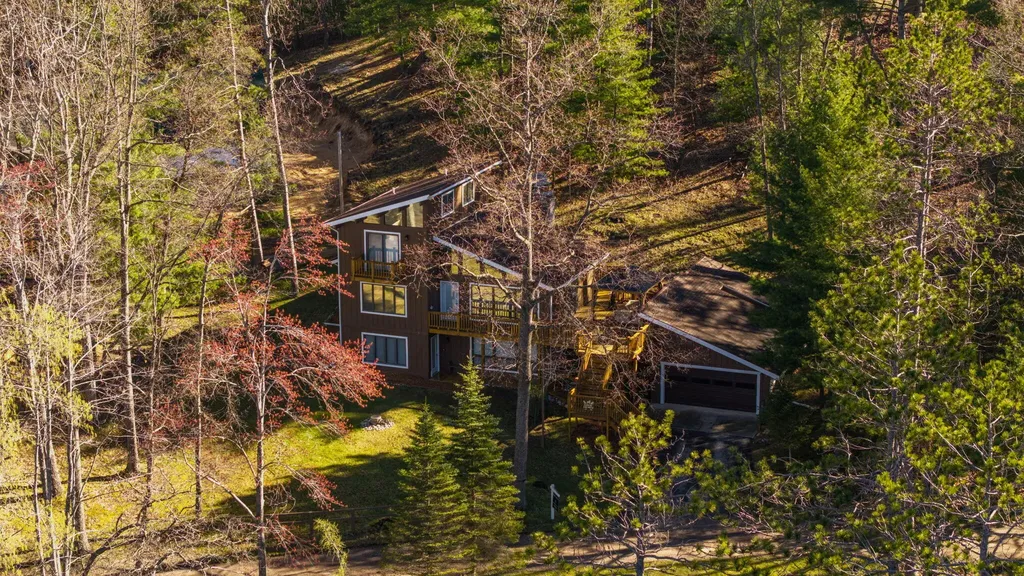 8838 Lakeshore Trail Montmorency Township MI 49709