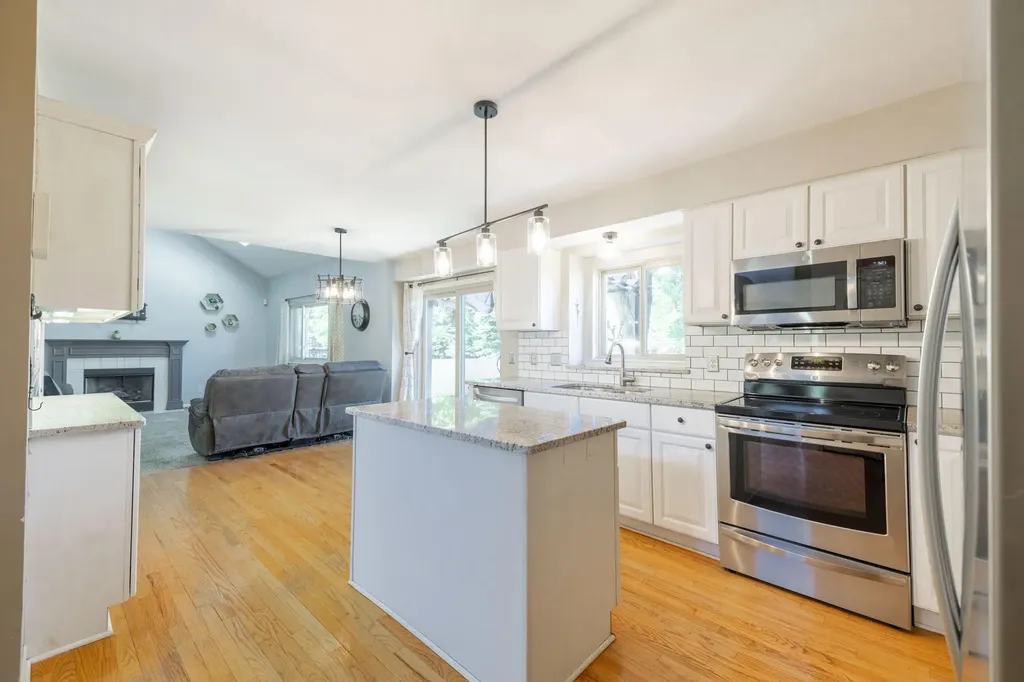 22006 Cherrywood Road Woodhaven City MI 48183