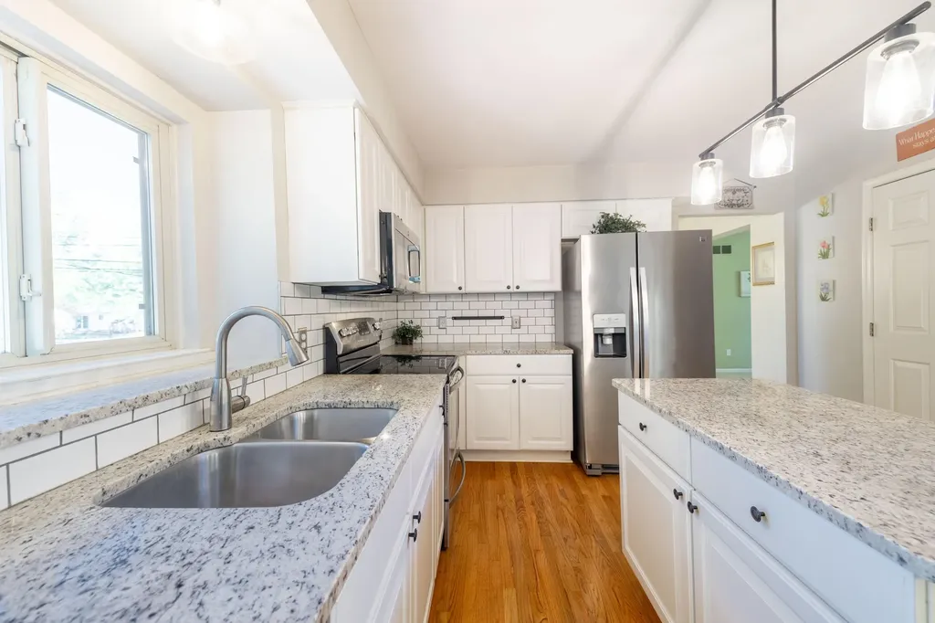 22006 Cherrywood Road Woodhaven City MI 48183