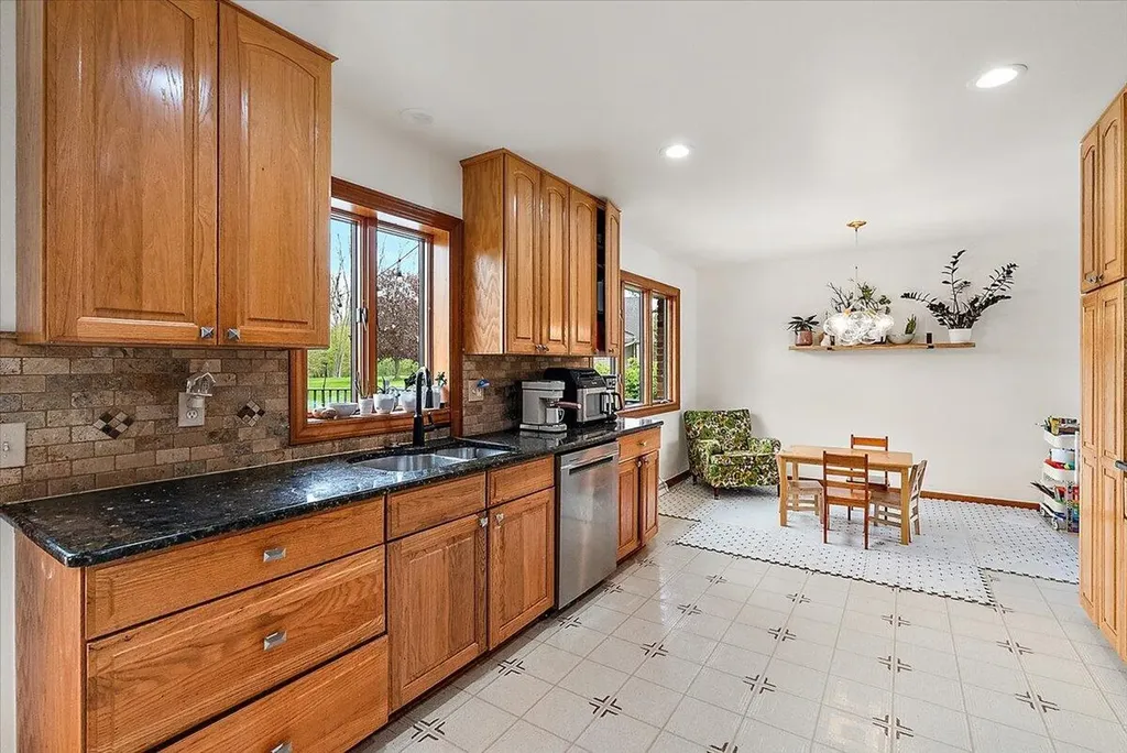 6079 Venice Drive Commerce Charter Township MI 48382