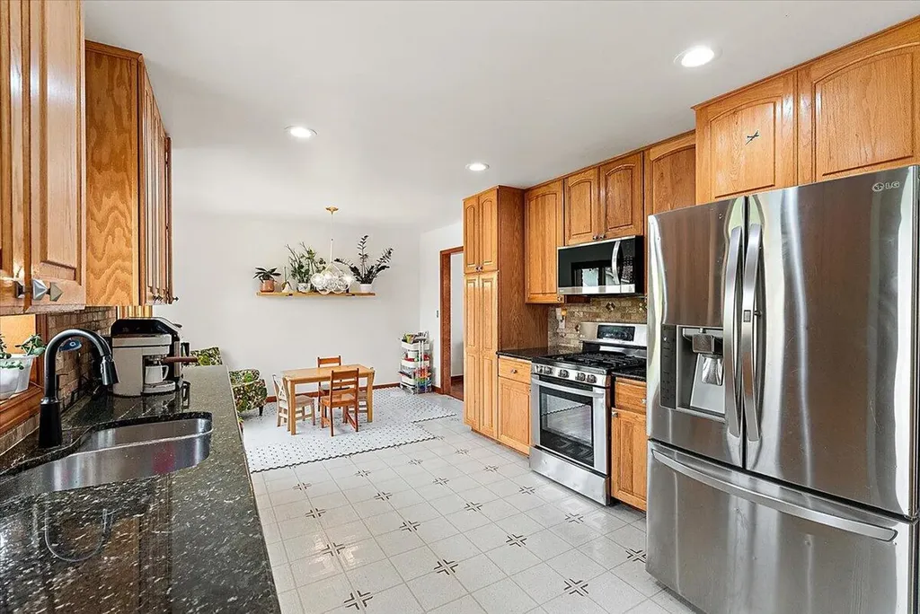 6079 Venice Drive Commerce Charter Township MI 48382